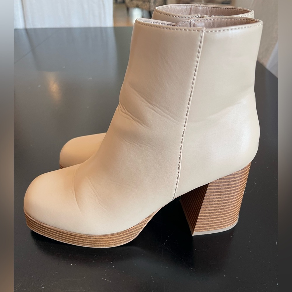True Craft Beige Ankle Boots